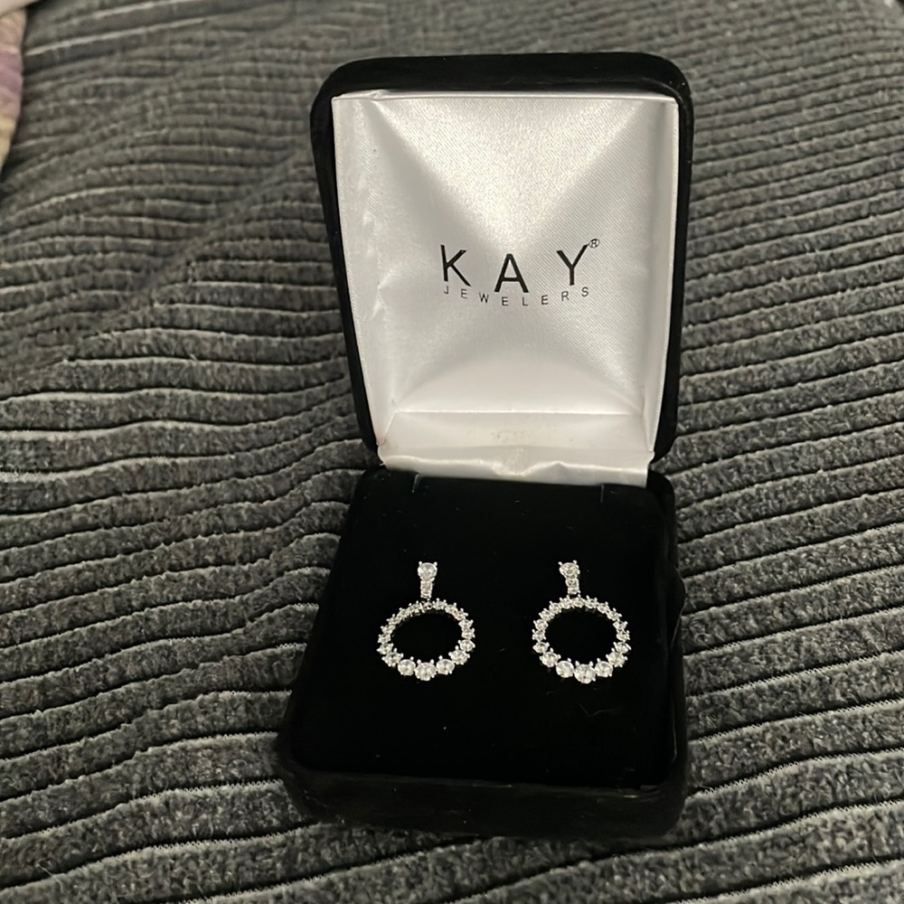 Kay Jewelers Open Circle Stud Dangle Earrings Never Worn